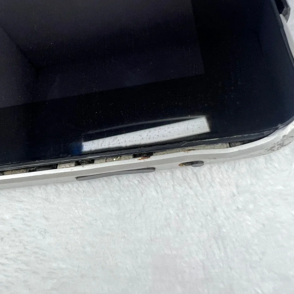 Apple iPad 1st Gen Tablet 32GB Silver Fair Broken For Parts A1337 WiFi 3G Tech